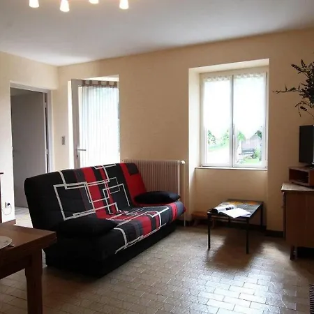 Charmante Maison Traditionnelle Avec Jeux, Terrasse Et Parking A - Fr-1-582-78 Lantriac